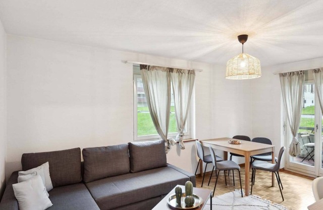 Functional 3BR Stay with Balcony