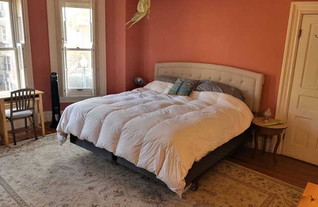 Furnished 4BR family home w/office & driveway, 2-6+ mo lease Jan 1/Feb 1 start