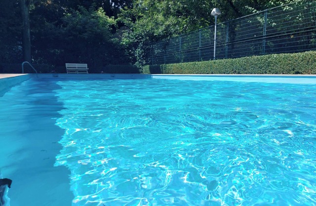 Furnished apartment+ swimming pool+ garage