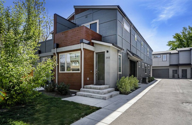 Furnished Studio near Greenbelt at Boise Whitewater Park