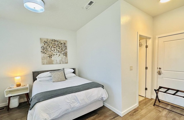 Furnished Studio near Greenbelt at Boise Whitewater Park