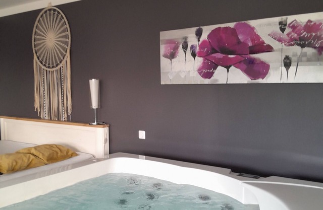 Gîte 2 ou 4 Personnes Avec Jacuzzi et Terrasse Privative