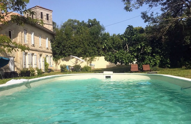 GÎTE 33m2. 2 persons, PISCINE CLIM, WIFI pr. St EMILION et PÉRIGORD