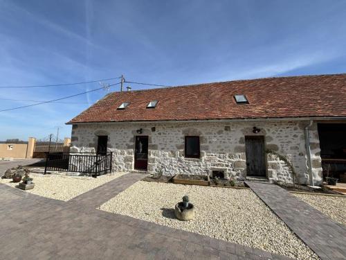 Gîte chaleureux avec spa, proche Vichy - FR-1-489-522
