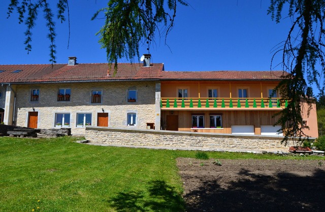 Gîte complet, propre et confortable "Les Montagnards". Un petit animal accepté.