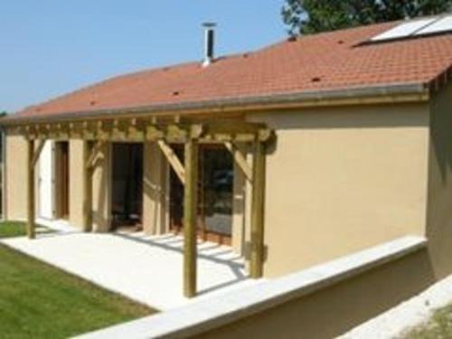 Gîte Confortable avec Terrasse et Jardin Clôturé - FR-1-611A-10
