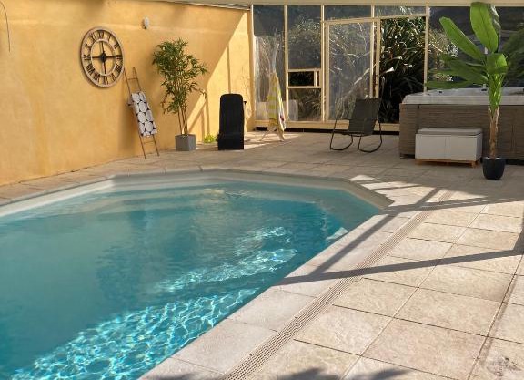 Gîte COQUELICOT F2 avec piscine et SPA