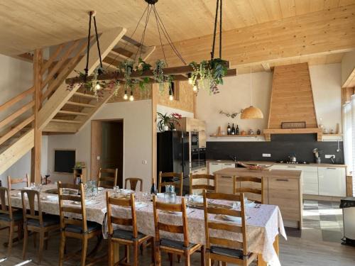 Gîte familial en pleine nature avec piscine, animaux acceptés - FR-1-489-465