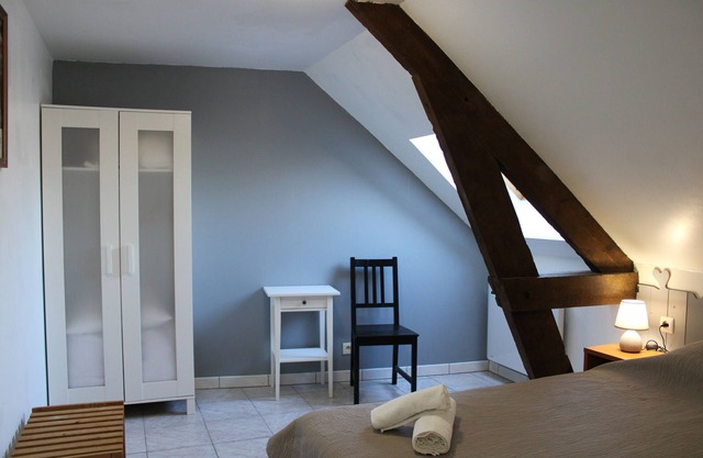 Gîte-Family-Private Bathroom-Garden view
