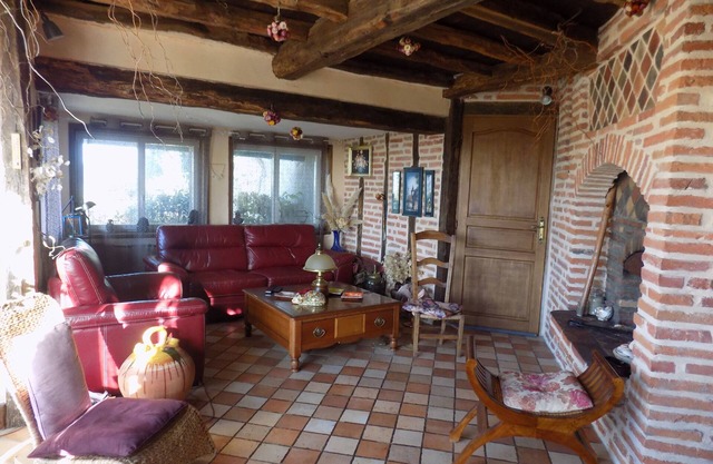 Gîte for 2 to 6 people, 3500 l spa, swimming pool, boules pitch.
