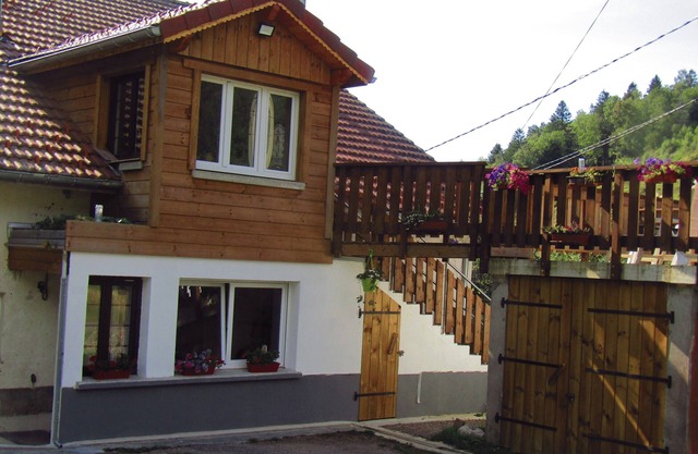 Gîte "Les Fremi'zh" cosy house in a green setting