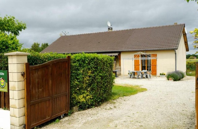 Gîte Laines-aux-Bois, 2 pièces, 4 personnes - FR-1-543-87