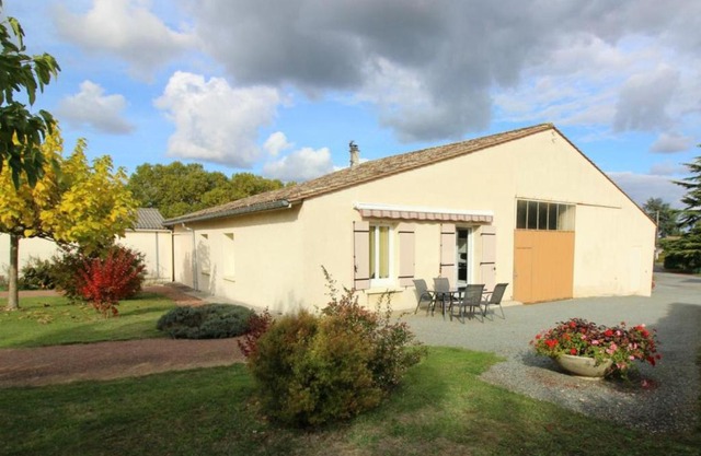 Gîte Lussac, 3 pièces, 4 personnes - FR-1-440-176