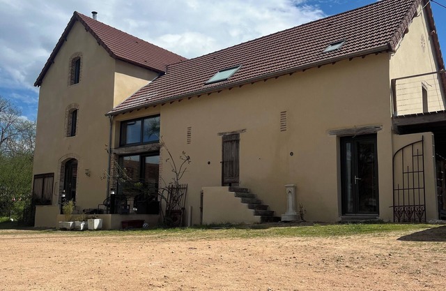 Gîte Moulin de Beaurevoir with swimming pool near Vichy