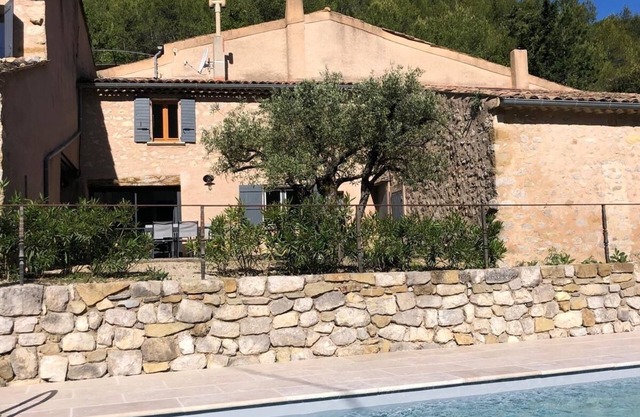 Gîte Provençal Avec Piscine