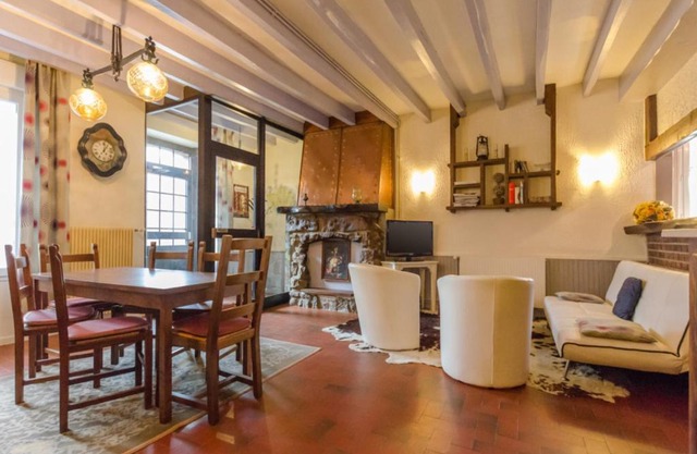 Gîte Saint-Hilaire-sous-Romilly, 4 pièces, 6 personnes - FR-1-543-72