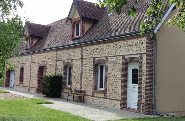 Gîte spacieux en pleine campagne avec grand terrain, équipements de loisirs et confort moderne - FR-1-581-59