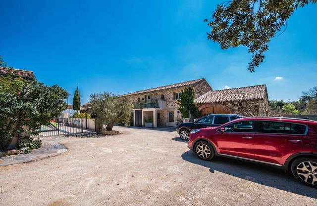 Gîte Standing Dans un mas Avec Piscine Balnéo