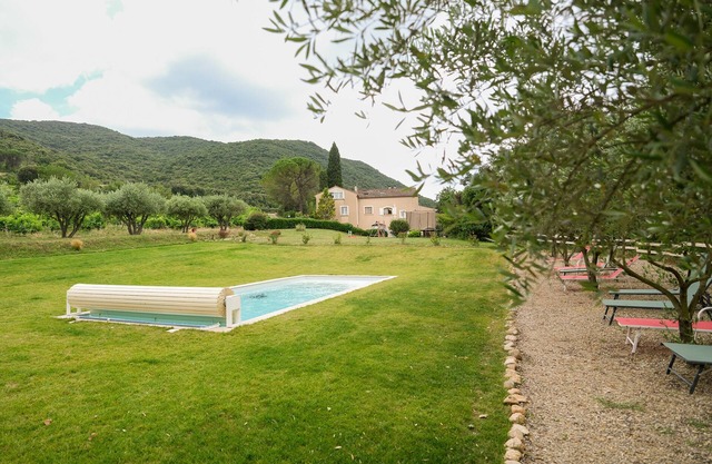 Gîte Syrah - Domaine la Grange des Aurièges - Ferme et Piscine en Pleine Nature