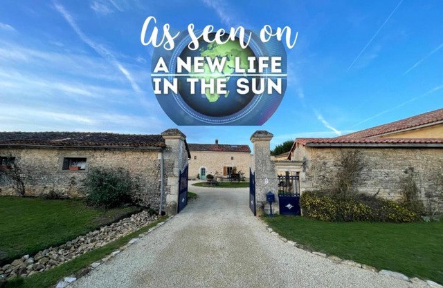 Gîtes de Vanzay - Charming gîte - 3 bedrooms with Hot Tub