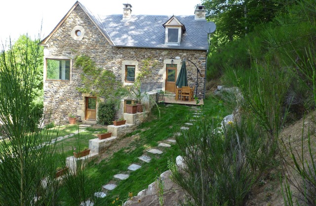Gîtes des louzets full nature traditional Aveyronnaise stone house