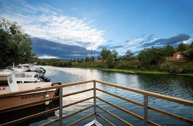 Gîtes Seine & Nature Logement Flottant Atypique "Le Babord"
