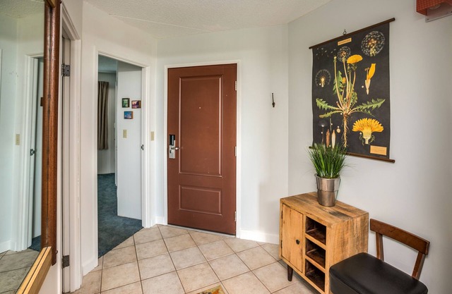 G665 3rd Floor, 1 bedroom PET FRIENDLY, No Cleaning Fees