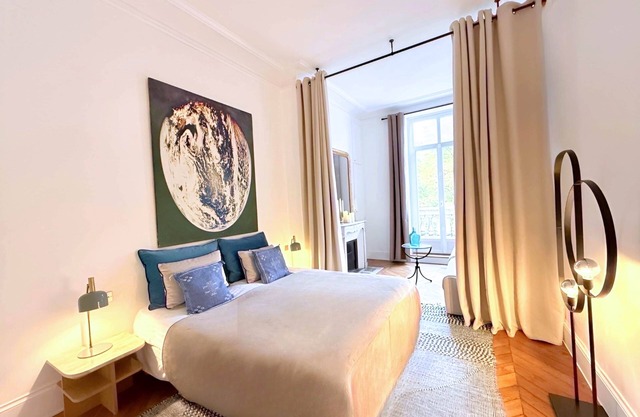 Gaîté Paris, 5 Br/3 Ba, 10 ppl, 170 m²