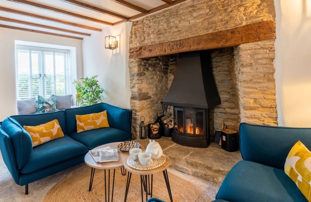 Gable Cottage - Dog Friendly, Meysey Hampton near Cirencester