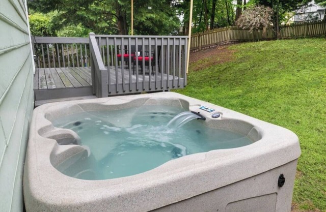 ☆ Game Space! Fenced In Yard ☆