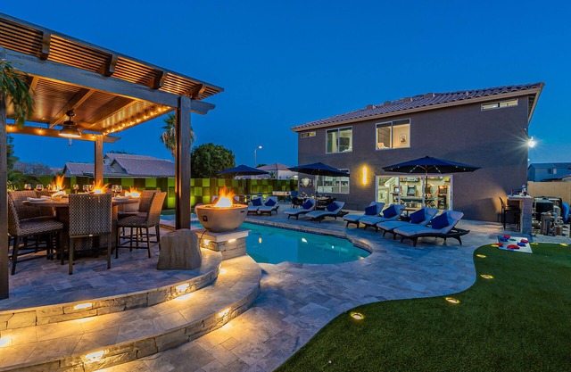 Gangster 7BR/4 bath/ w250k yard/ Heated Pool/ Arcade/ GameRoom-Dupe SC