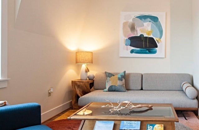Garage Parking - A Cozy and Stylish Suite Xcape