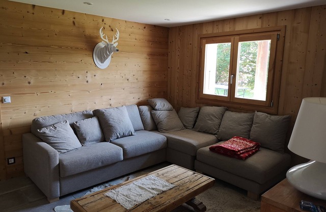Garden apartment in chalet. Superb views.