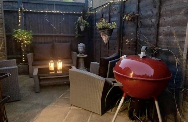 Garden retreat, private garden, and parking