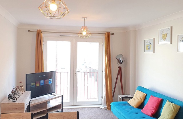 Garland Modern Apartment With Parking Tilbury 1