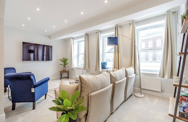 Gate House Apartment