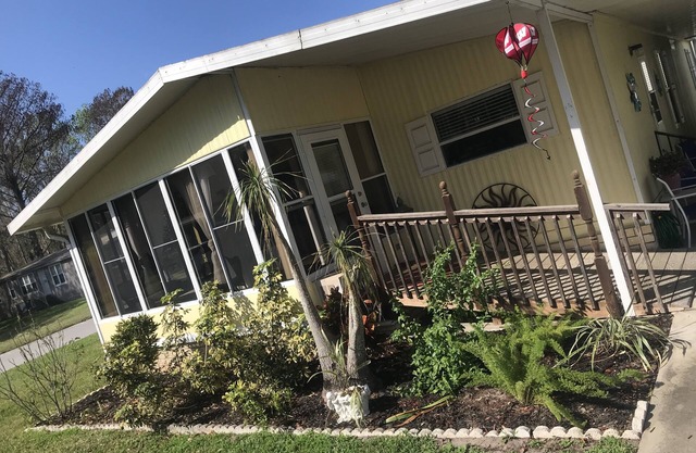 Gated community with Country Club. Amenities galore! Hour from Tampa & Orlando!