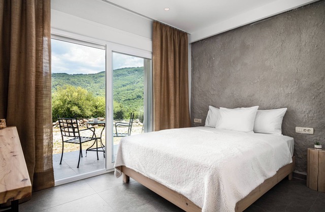 Gefiri Plakas Hotel