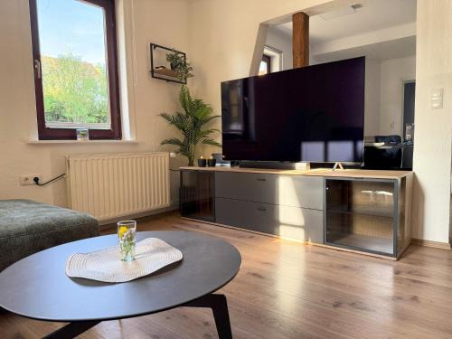 Gemütlich, OLED-TV & XXL-Küche, familienfreundlich