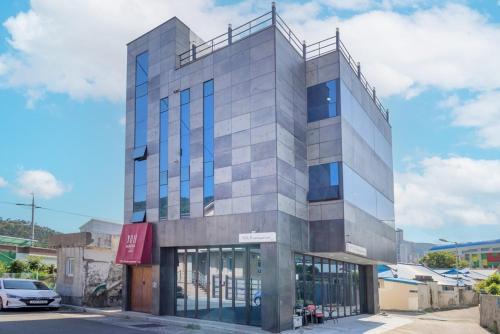 Geoje Yolo Guesthouse