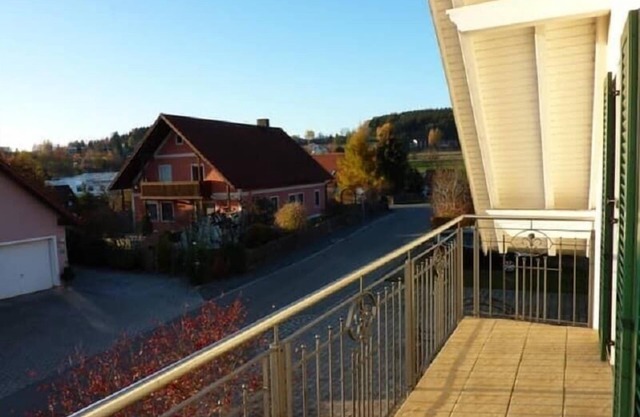 Geräumige 70qm Ferienwohnung mit Balkon, für 3 Personen
