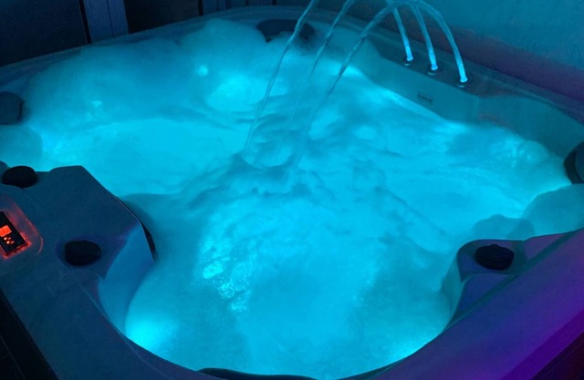Get Away Home With Hot Tub Sleeps 4