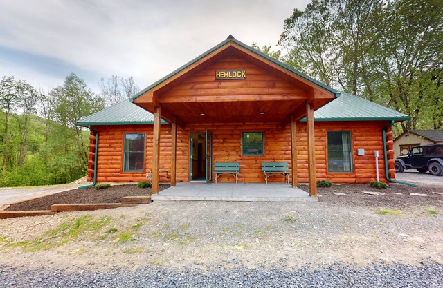 Getaway Dream on Pine Creek Hemlock Cabin bring family or friends or just two