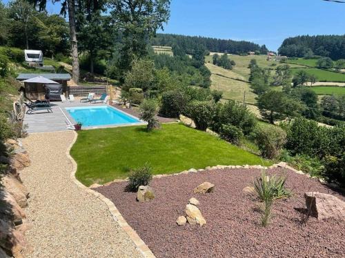 Gezellige luxe caravan met zwembad in zuid- Bourgogne