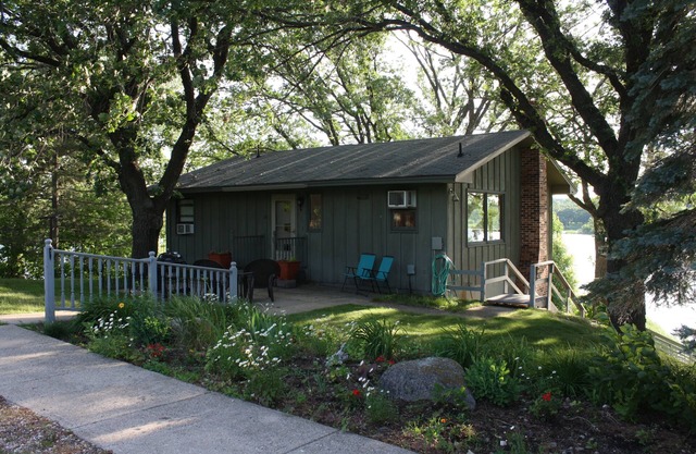 Giant Oak Cabin - A perfect lakeside retreat
