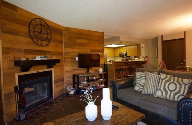 Giant Steps ski in/out 2 bedroom 2 bath