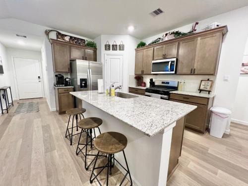 GIG 'EM LANE - 3 Bed, 2 Bath Home