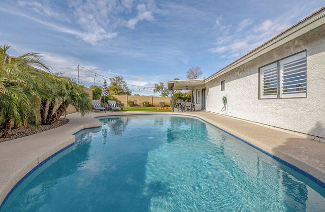 Gilbert Oasis: Pool, Putting Green & Near DT!