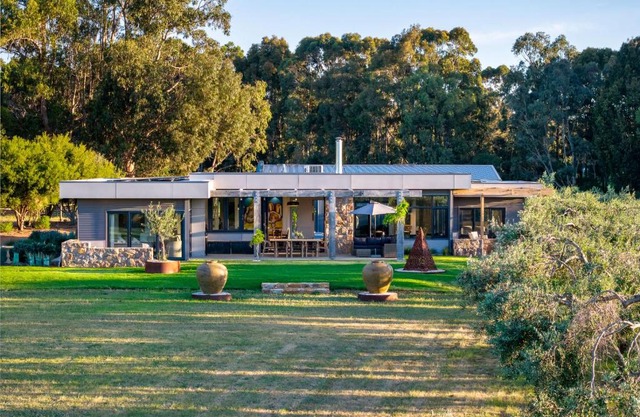 Ginahgulla Olive Estate I Private Properties