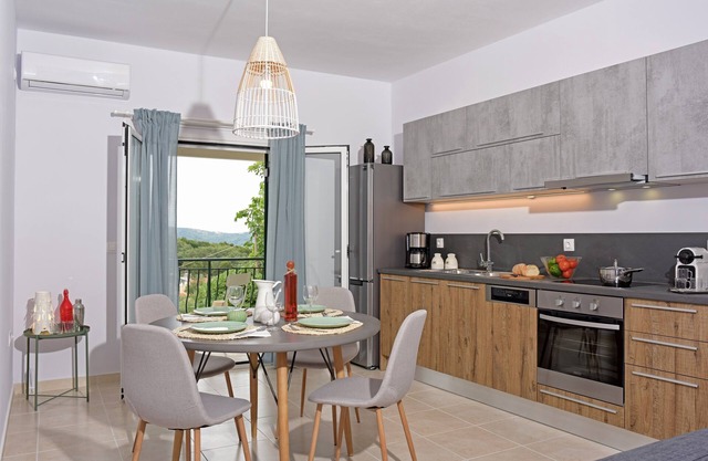 Giorgos Villa. like your home